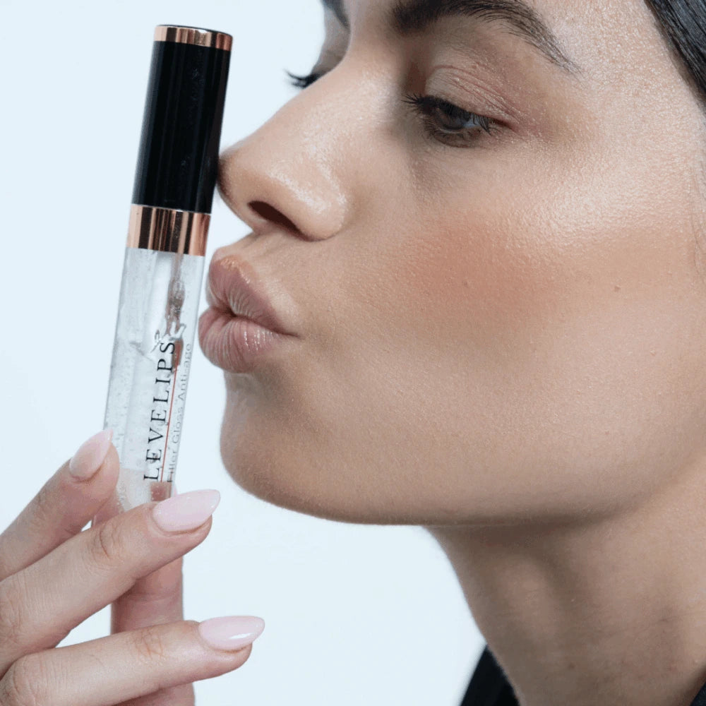Gloss Preenchedor Labial Lábios Mais Volumosos, Hidratados e com Efeito Anti-Idade